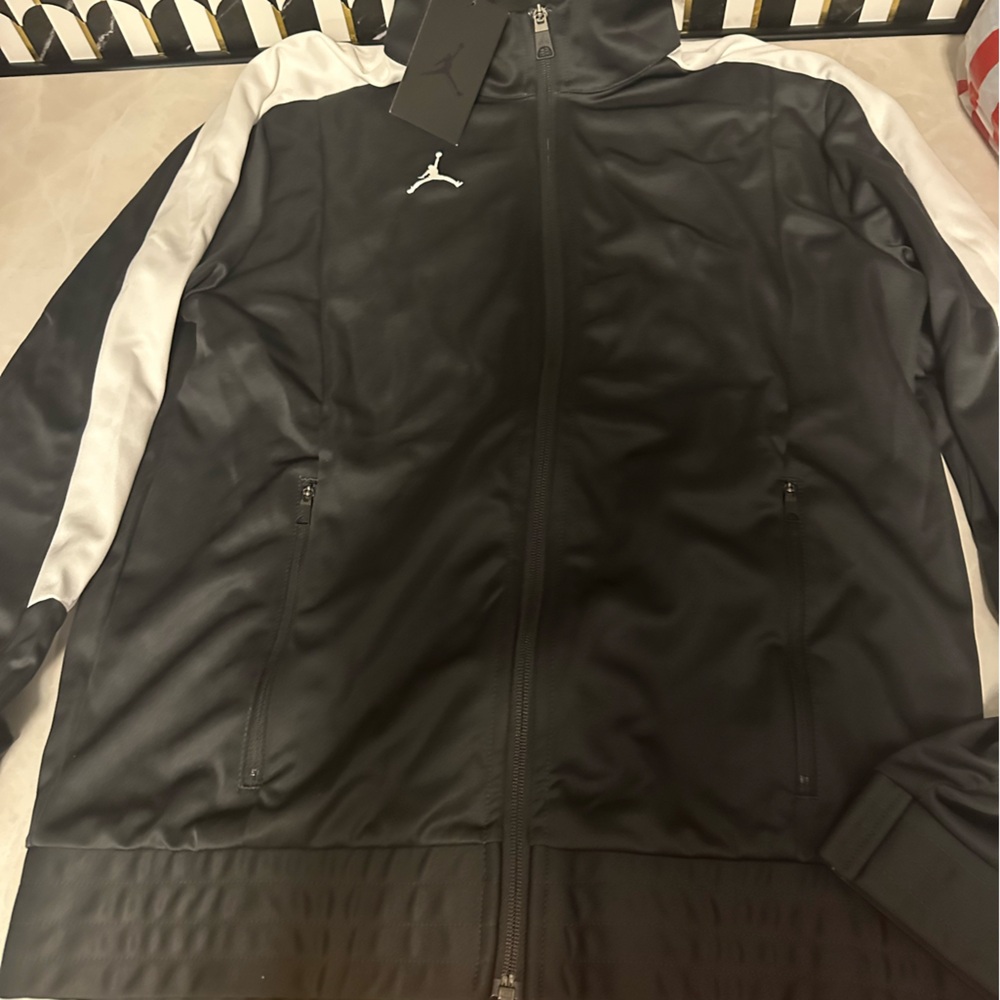 Men’s M Jordan zip up jacket - new, Grey